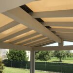 tettoia legno bianco copertura in pvc traslucida portico giardino